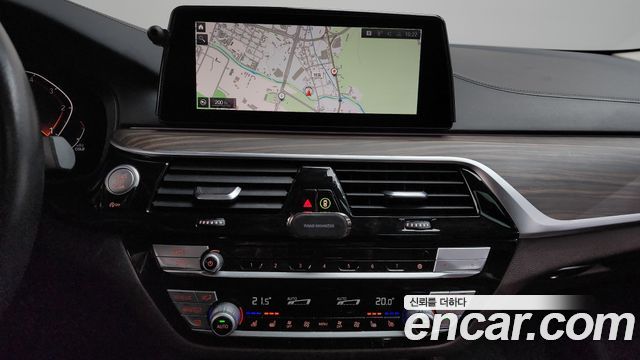 BMW 5-Series 520d xDrive Luxury Plus
