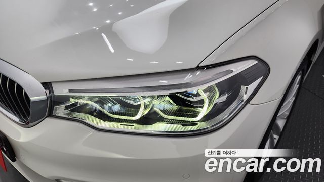 BMW 5-Series 520d xDrive Luxury Plus
