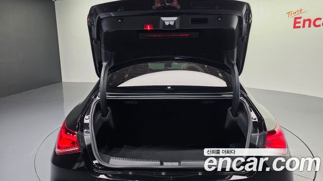 Mercedes-Benz CLA-Class CLA250 4MATIC
