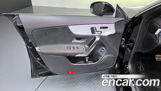 Mercedes-Benz CLA-Class CLA250 4MATIC