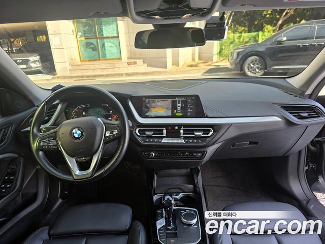 BMW 2-Series 220i Advantage