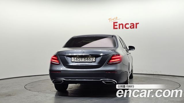 Mercedes-Benz E-Class E220d Avantgarde