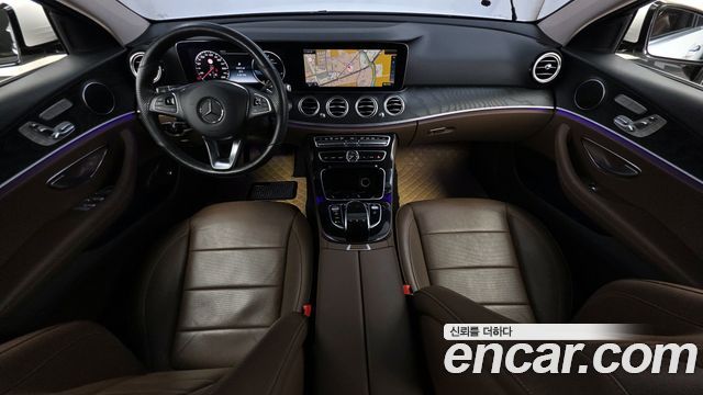 Mercedes-Benz E-Class E300 4MATIC Avnatgarde