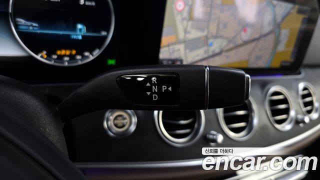Mercedes-Benz E-Class E300 4MATIC Avnatgarde