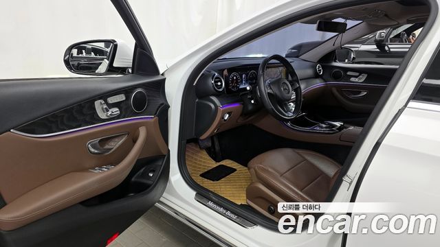 Mercedes-Benz E-Class E300 4MATIC Avnatgarde
