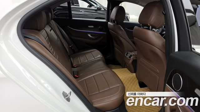 Mercedes-Benz E-Class E300 4MATIC Avnatgarde