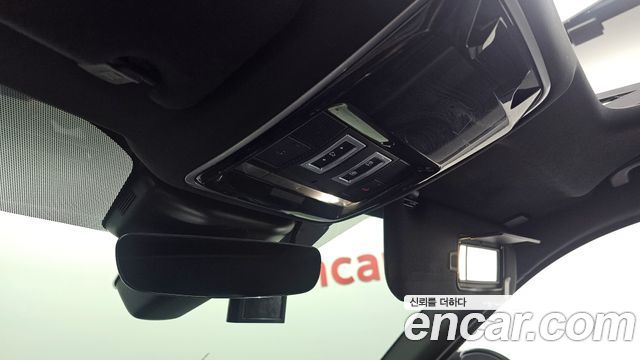 Land Rover Range Rover Velar 3.0 D300 R-Dynamic SE