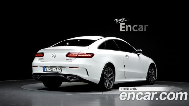 Mercedes-Benz E-Class E300d 4MATIC Coupe