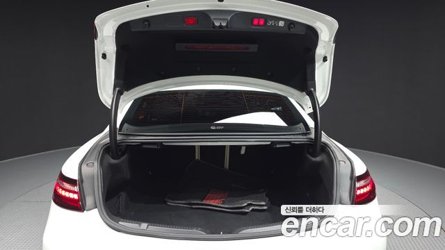 Mercedes-Benz E-Class E300d 4MATIC Coupe