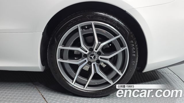 Mercedes-Benz E-Class E300d 4MATIC Coupe