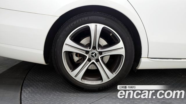 Mercedes-Benz E-Class E300 Avantgarde
