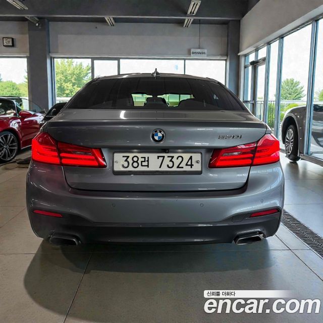BMW 5-Series 530i M Sport Package Plus