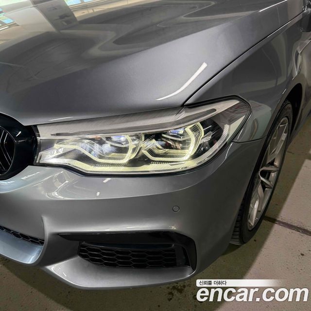 BMW 5-Series 530i M Sport Package Plus