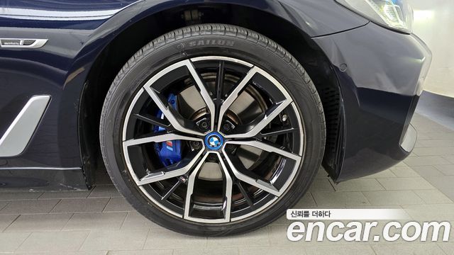 BMW 5-Series 530e M Sport