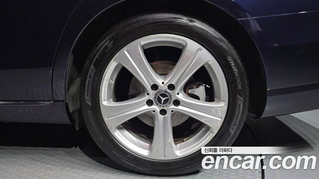 Mercedes-Benz E-Class E200 Avantgarde