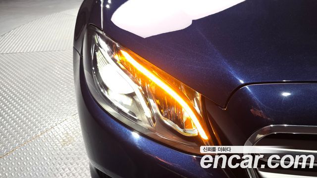 Mercedes-Benz E-Class E200 Avantgarde