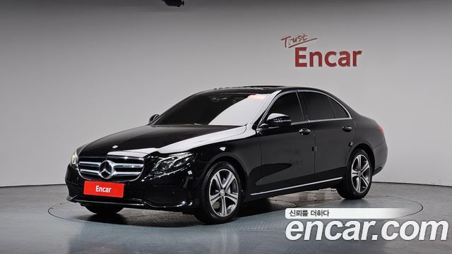 Mercedes-Benz E-Class E300 4MATIC Avnatgarde