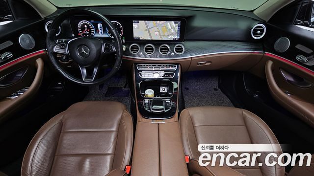 Mercedes-Benz E-Class E300 4MATIC Avnatgarde