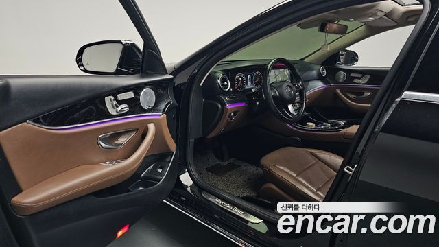 Mercedes-Benz E-Class E300 4MATIC Avnatgarde