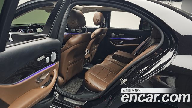 Mercedes-Benz E-Class E300 4MATIC Avnatgarde