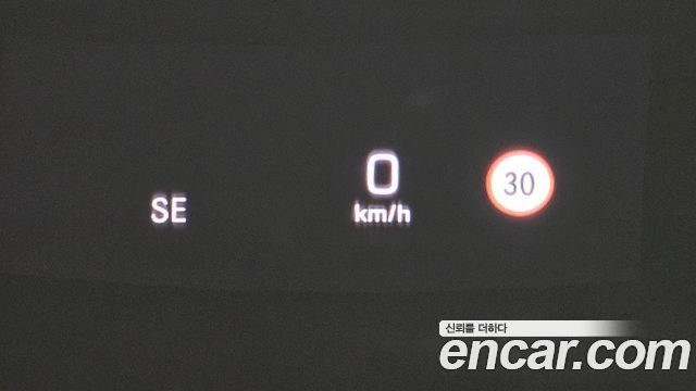Mercedes-Benz E-Class E300 4MATIC Avnatgarde
