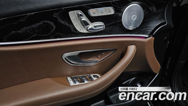 Mercedes-Benz E-Class E300 4MATIC Avnatgarde