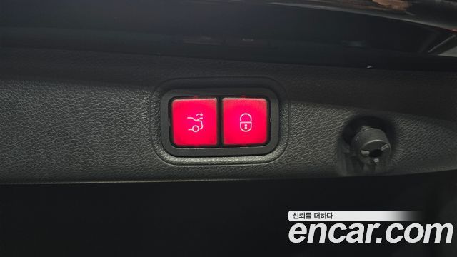 Mercedes-Benz E-Class E300 4MATIC Avnatgarde