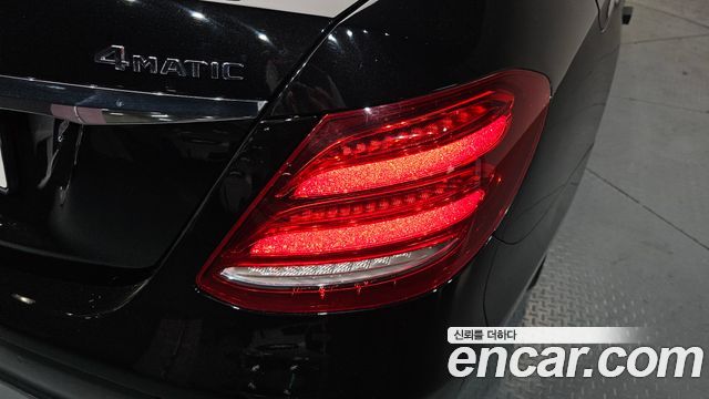 Mercedes-Benz E-Class E300 4MATIC Avnatgarde