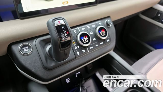 Land Rover Defender 110 P300 X-Dynamic SE