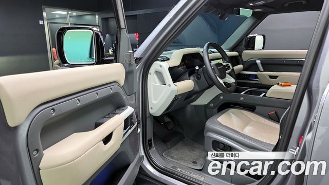 Land Rover Defender 110 P300 X-Dynamic SE