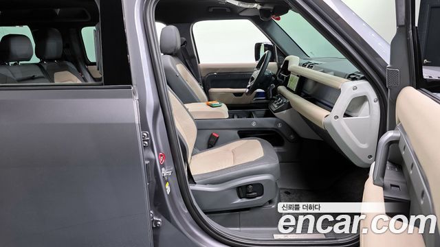 Land Rover Defender 110 P300 X-Dynamic SE
