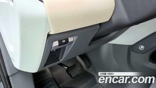 Land Rover Defender 110 P300 X-Dynamic SE