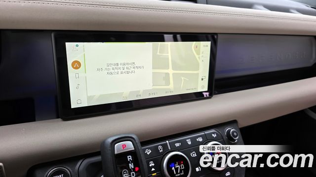 Land Rover Defender 110 P300 X-Dynamic SE