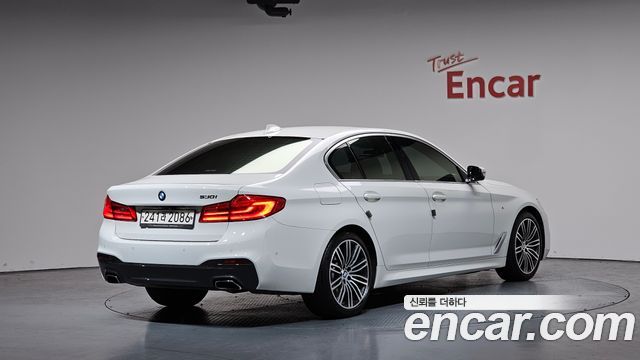 BMW 5-Series 530i M Sport Package Plus