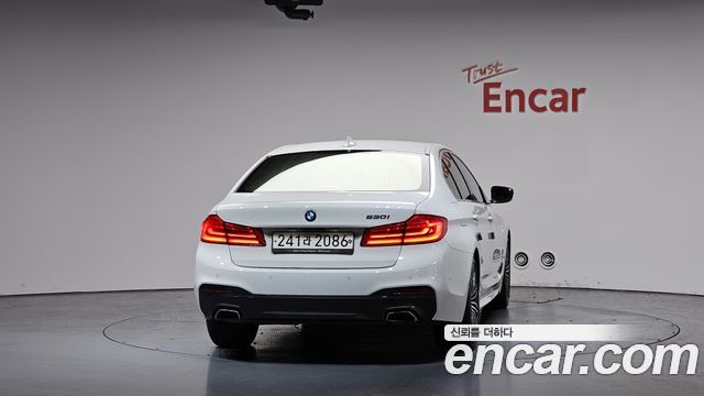 BMW 5-Series 530i M Sport Package Plus