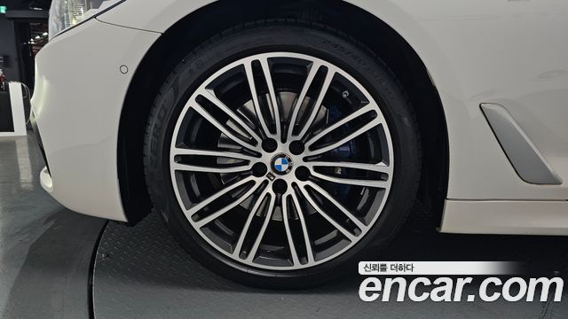 BMW 5-Series 530i M Sport Package Plus