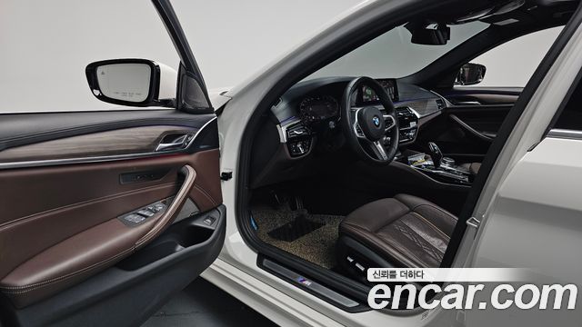 BMW 5-Series 530i M Sport Package Plus