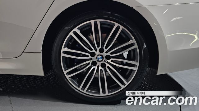 BMW 5-Series 530i M Sport Package Plus