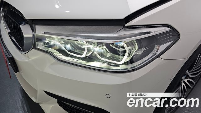 BMW 5-Series 530i M Sport Package Plus