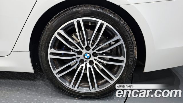 BMW 5-Series 530i M Sport Package Plus