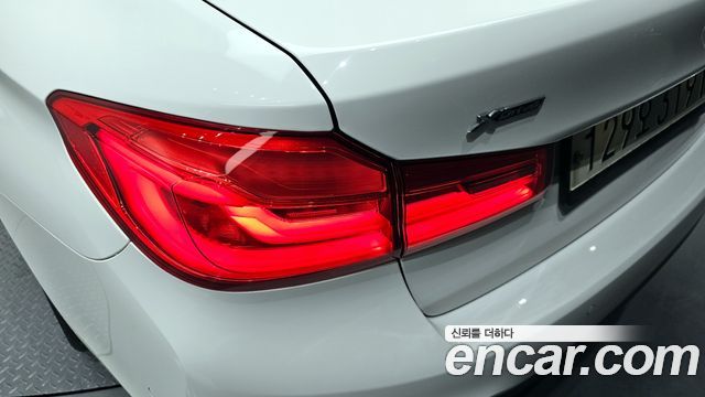 BMW 5-Series 530i M Sport Package Plus