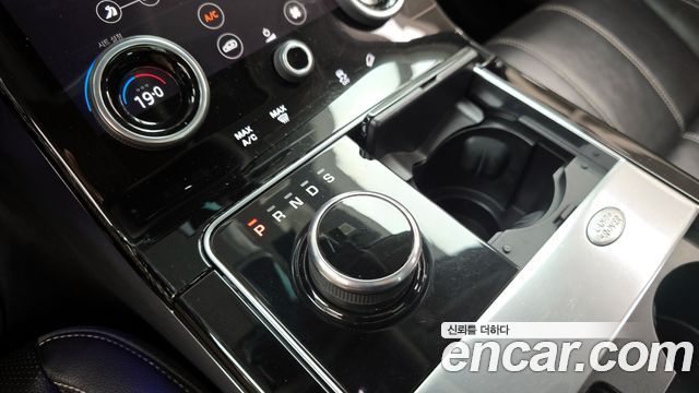 Land Rover Range Rover Velar 2.0 D240 SE