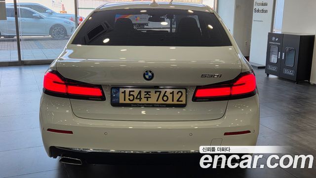 BMW 5-Series 530i Luxury