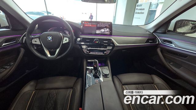 BMW 5-Series 530i Luxury