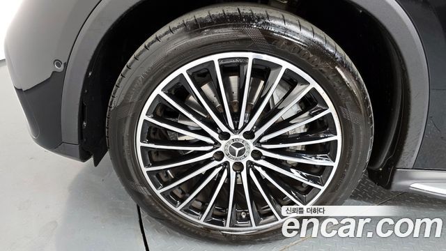 Mercedes-Benz GLC-Class GLC300 4MATIC AMG Line