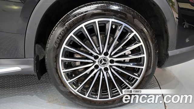 Mercedes-Benz GLC-Class GLC300 4MATIC AMG Line
