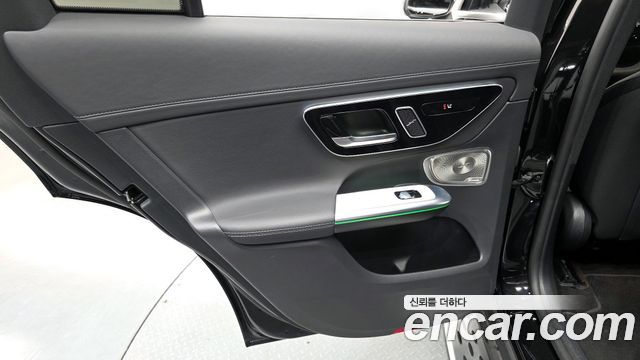 Mercedes-Benz GLC-Class GLC300 4MATIC AMG Line