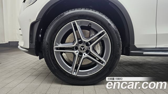 Mercedes-Benz GLC-Class GLC300e 4MATIC Coupe