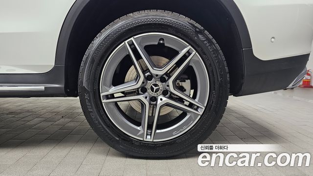 Mercedes-Benz GLC-Class GLC300e 4MATIC Coupe