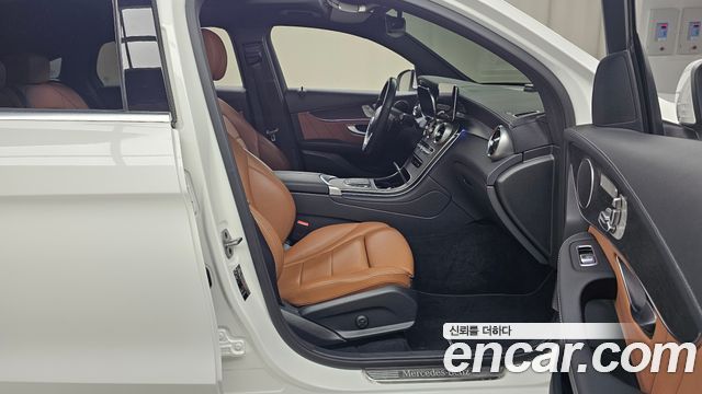 Mercedes-Benz GLC-Class GLC300e 4MATIC Coupe